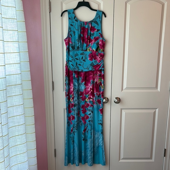 VENUS Dresses & Skirts - Venus Floral Sleeveless Maxi Mermaid Dress